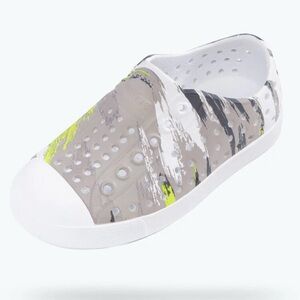 Native Shoes - Jefferson Print Youth - Shell White/Green Multi‎ Splatter Size C4